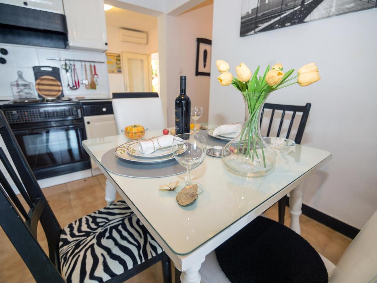 Apartment Eneja Rab Town Zewnętrze zdjęcie