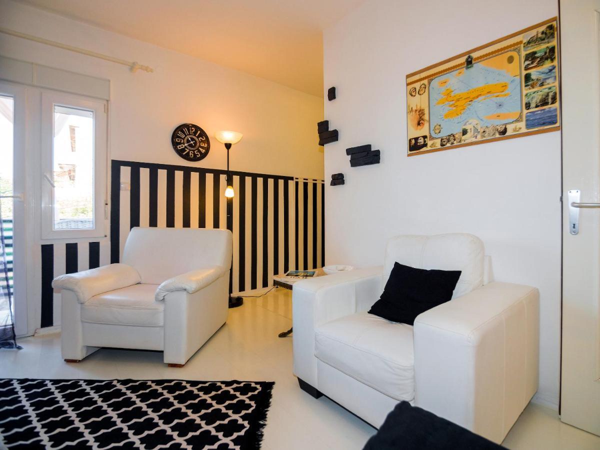 Apartment Eneja Rab Town Zewnętrze zdjęcie